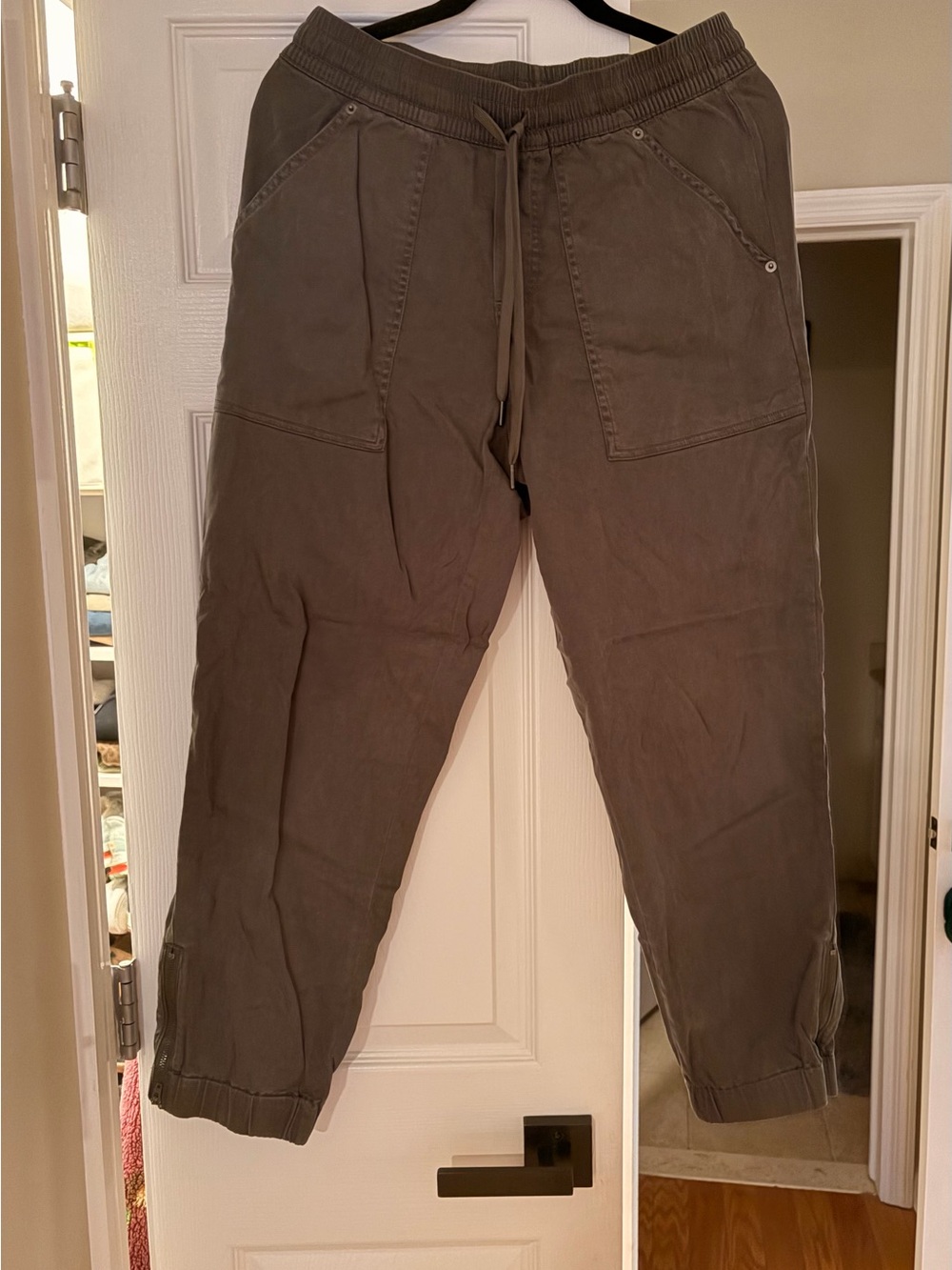 Casual Drawstring Jogger Pants in Olive Green